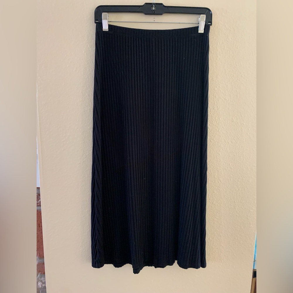 Black ribbed ling midi skirt from Nordstrom S